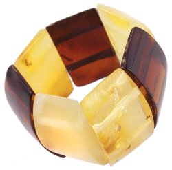 Ring with light and dark amber stones