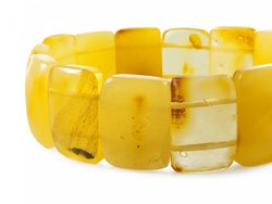 Bracelet made of figured amber stones