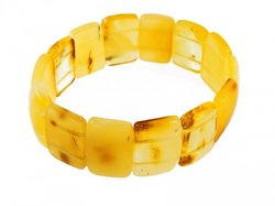 Bracelet made of figured amber stones