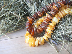 Polished amber stone beads