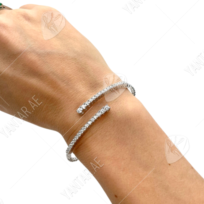 Silver bracelet with zircons